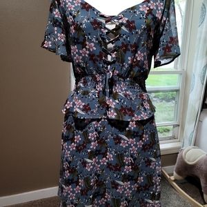 L Love blue floral ruffle knee length Sz S Dress